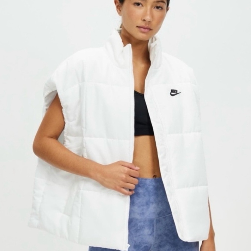 Nike White Quilted Women’s Puffer Vest - Picture 3 of 5